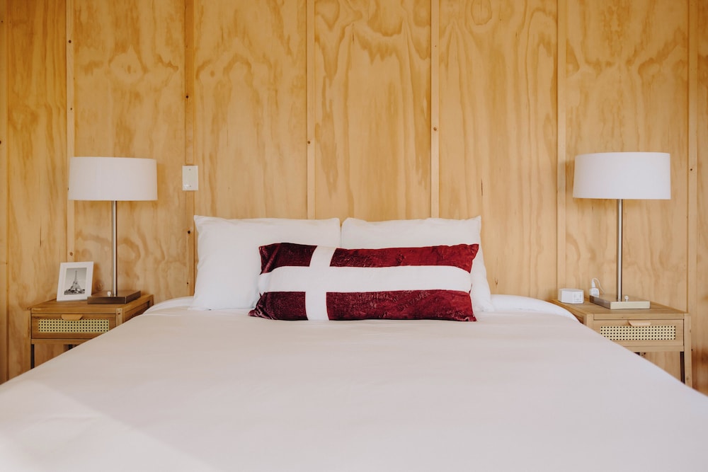 Hotel Hygge 8/17