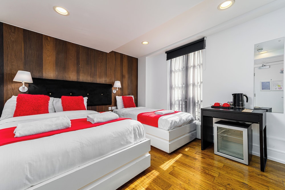 The Whitechapel Hotel 10/50