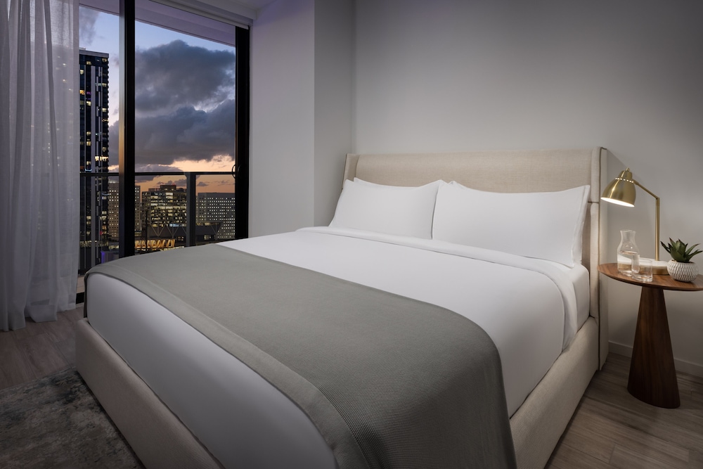 3 BEDROOMS, SUITE, KING AND QUEEN BED, QUEEN BED, CITY VIEW