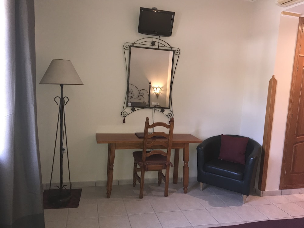 Hotel El Paso 24/50