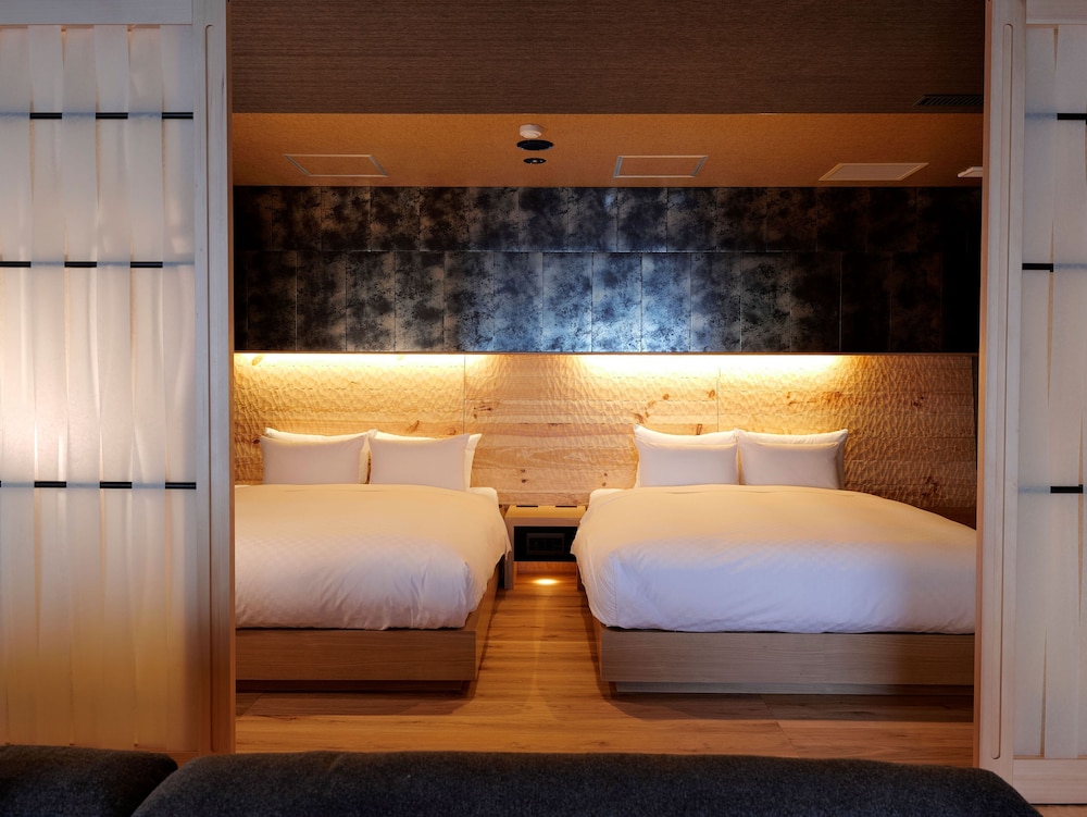 Suite, 2 Futon Beds, 2 Queen Beds, Lake View, Sauna