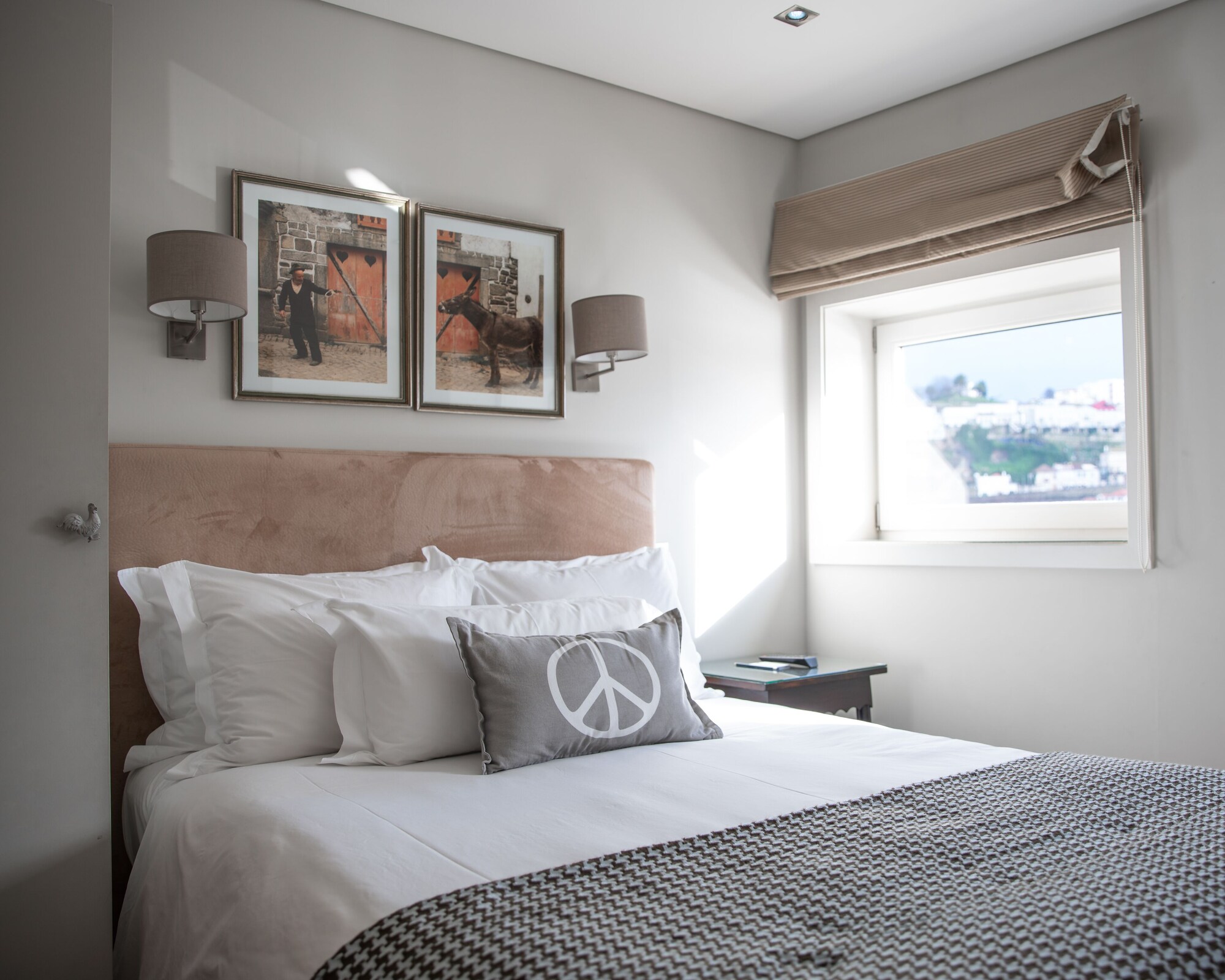 ROOM, DOUBLE BED, RIVER VIEW
