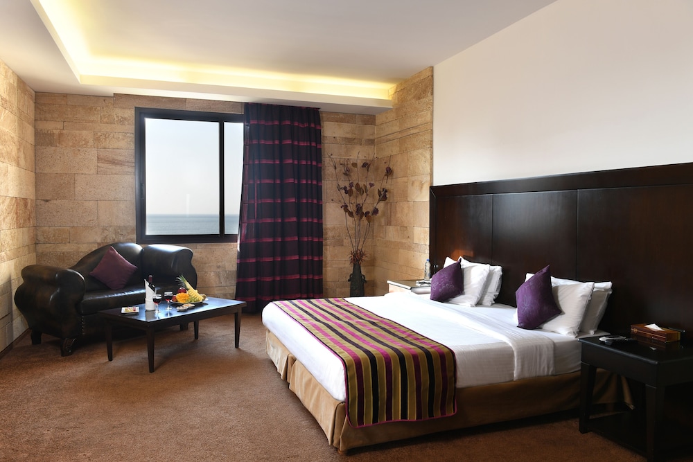 Reston Hotel, Jounieh 17/35