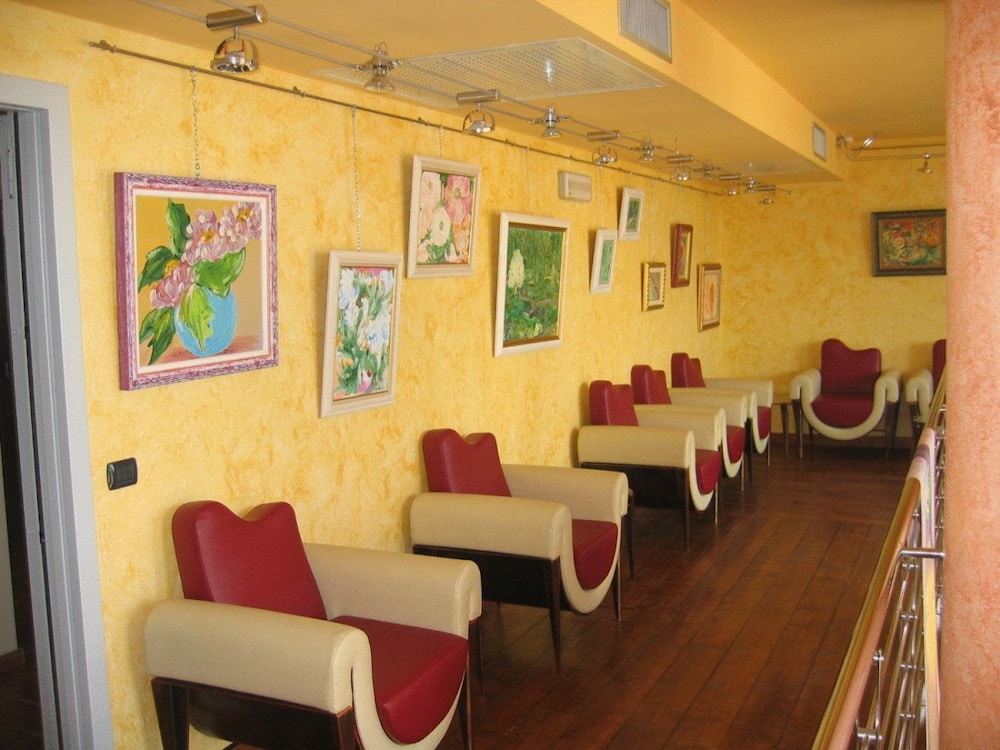 Art & Hotel Aeroporto 33/41