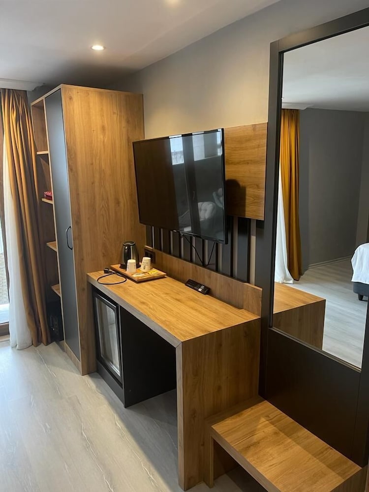 Camlica Hotel 33/42