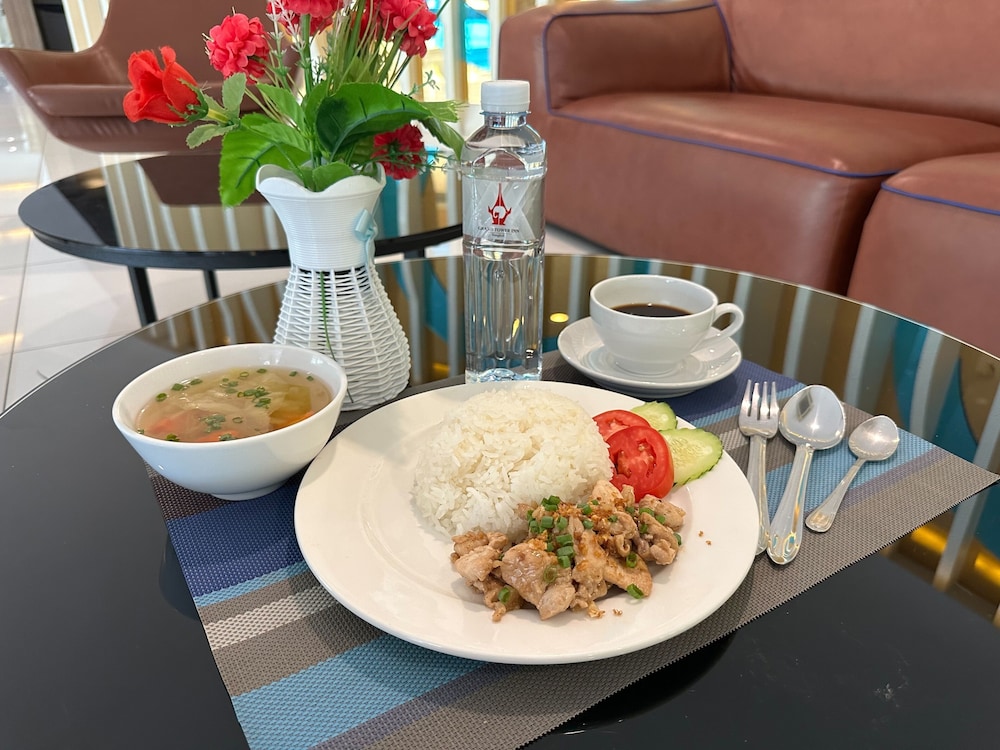 Grand Tower Inn Sathorn 40/49