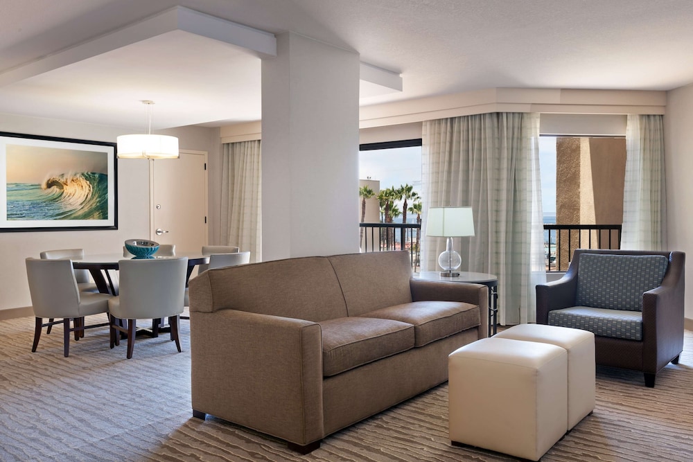 Sonesta Redondo Beach Marina 36/39