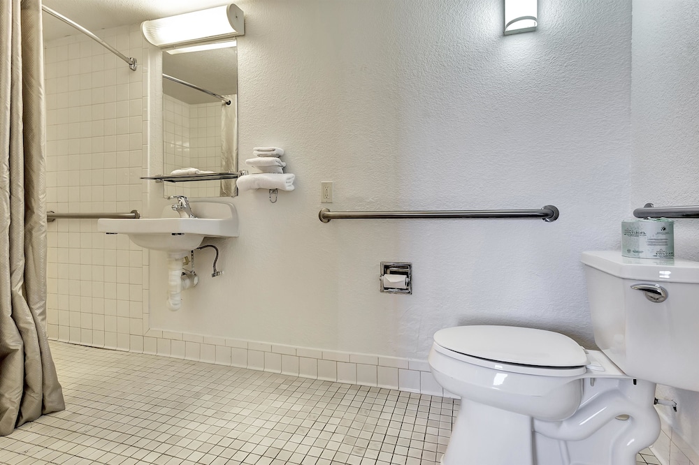 Motel6 Vallejo, CA - Six Flags West 21/64