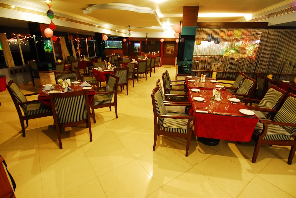 HOTEL RIVER BAY 13/17