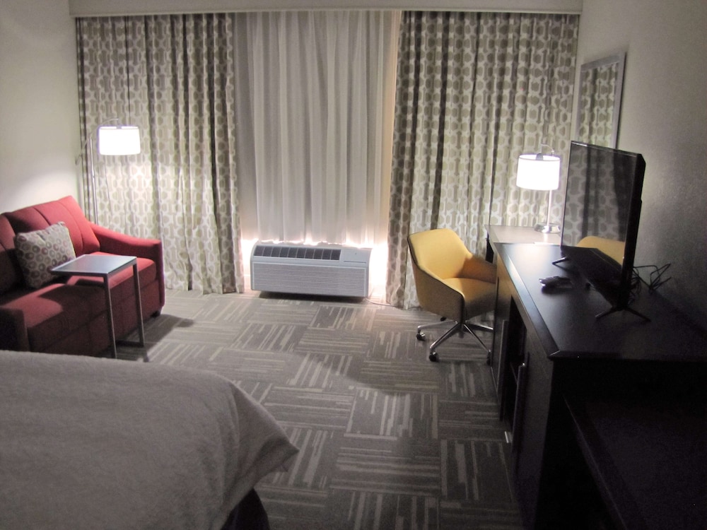 Hampton Inn McPherson KS 27/56