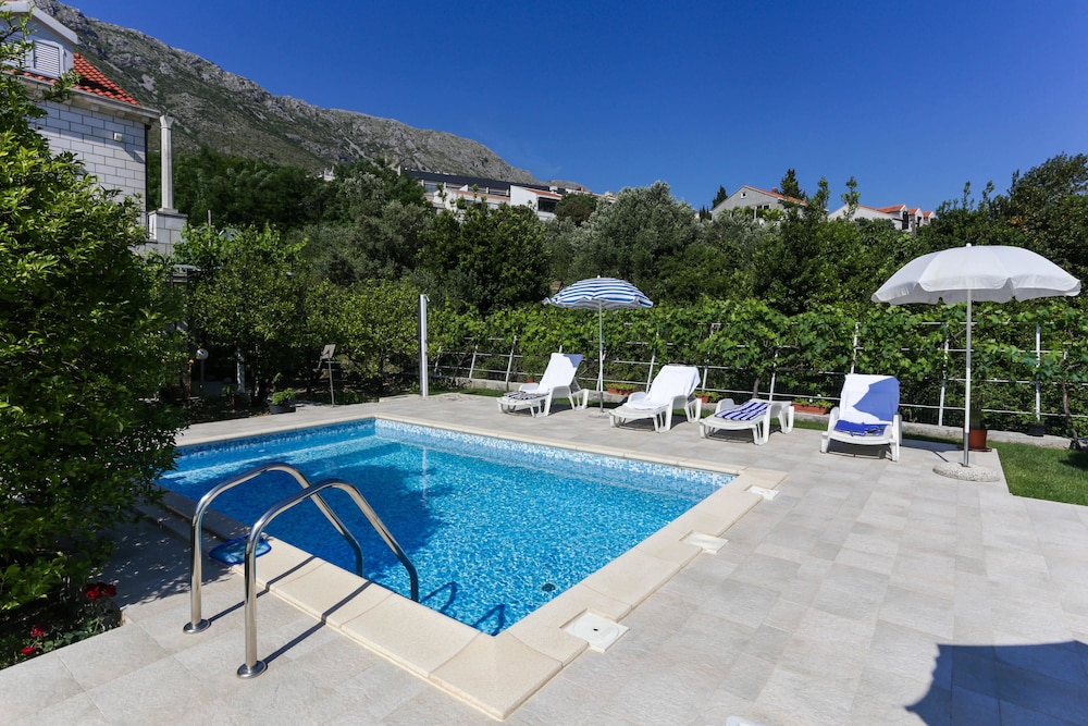 Villa Celenca 52/62
