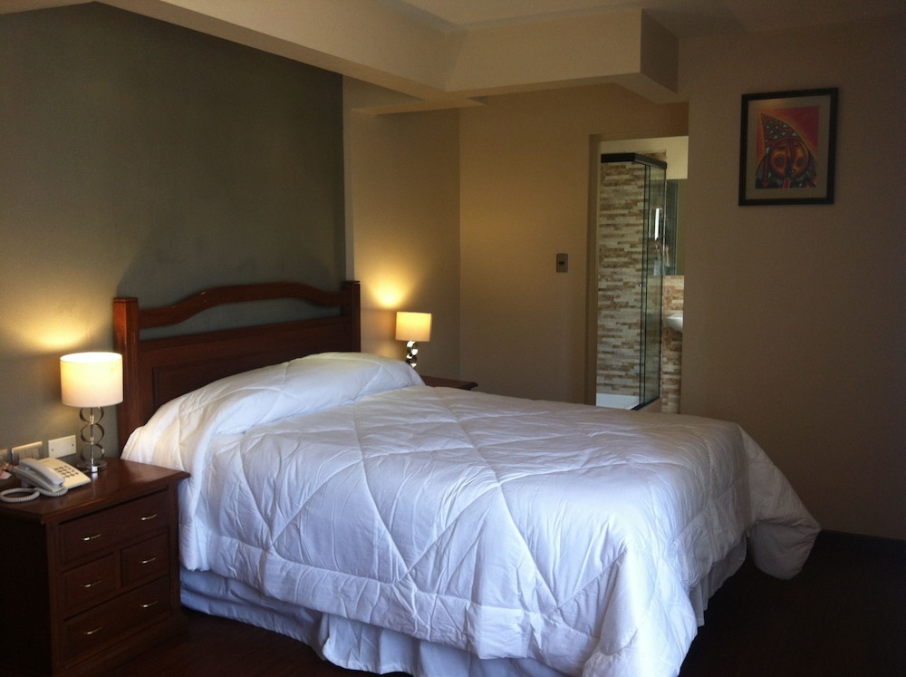 El Prado Hotel 9/36