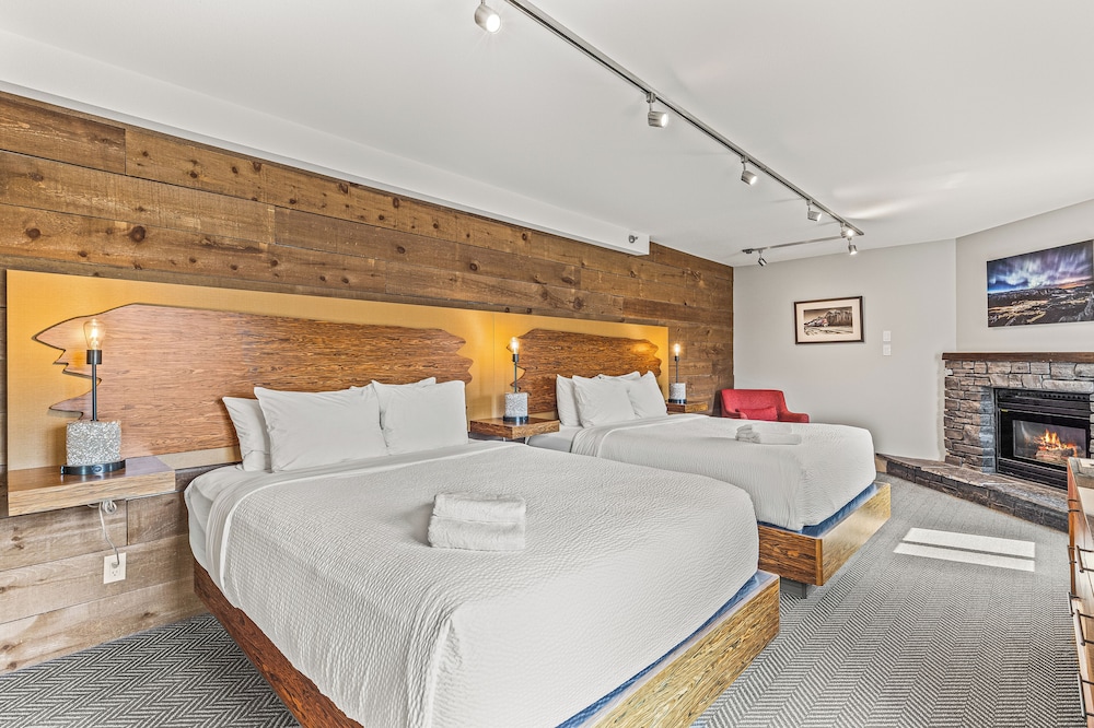 DELUXE, DOUBLE BED