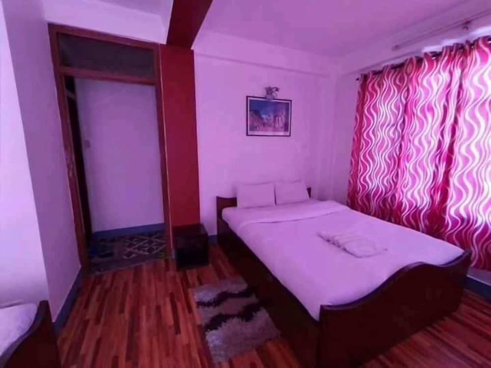 Hotel Ritu Mouria Pvt Ltd 12/35