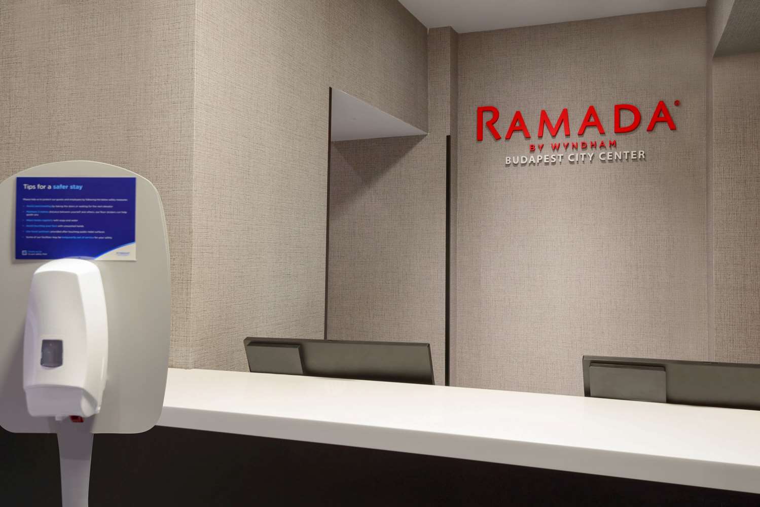 Ramada By Wyndham Budapest City Center 26/48