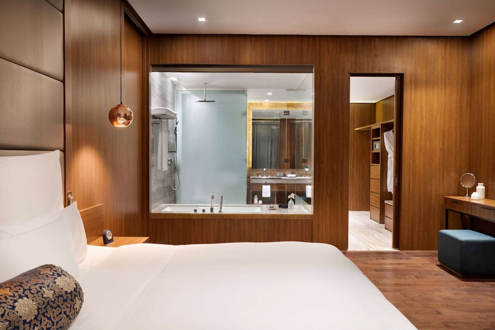 Wyndham Grand Manama 24/64