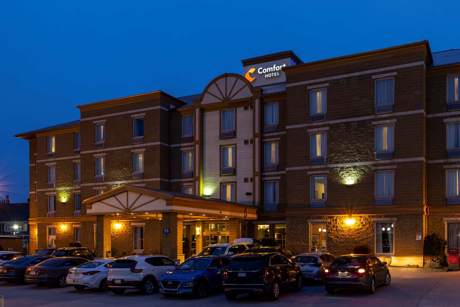 Comfort Hotel Bayers Lake 18/19