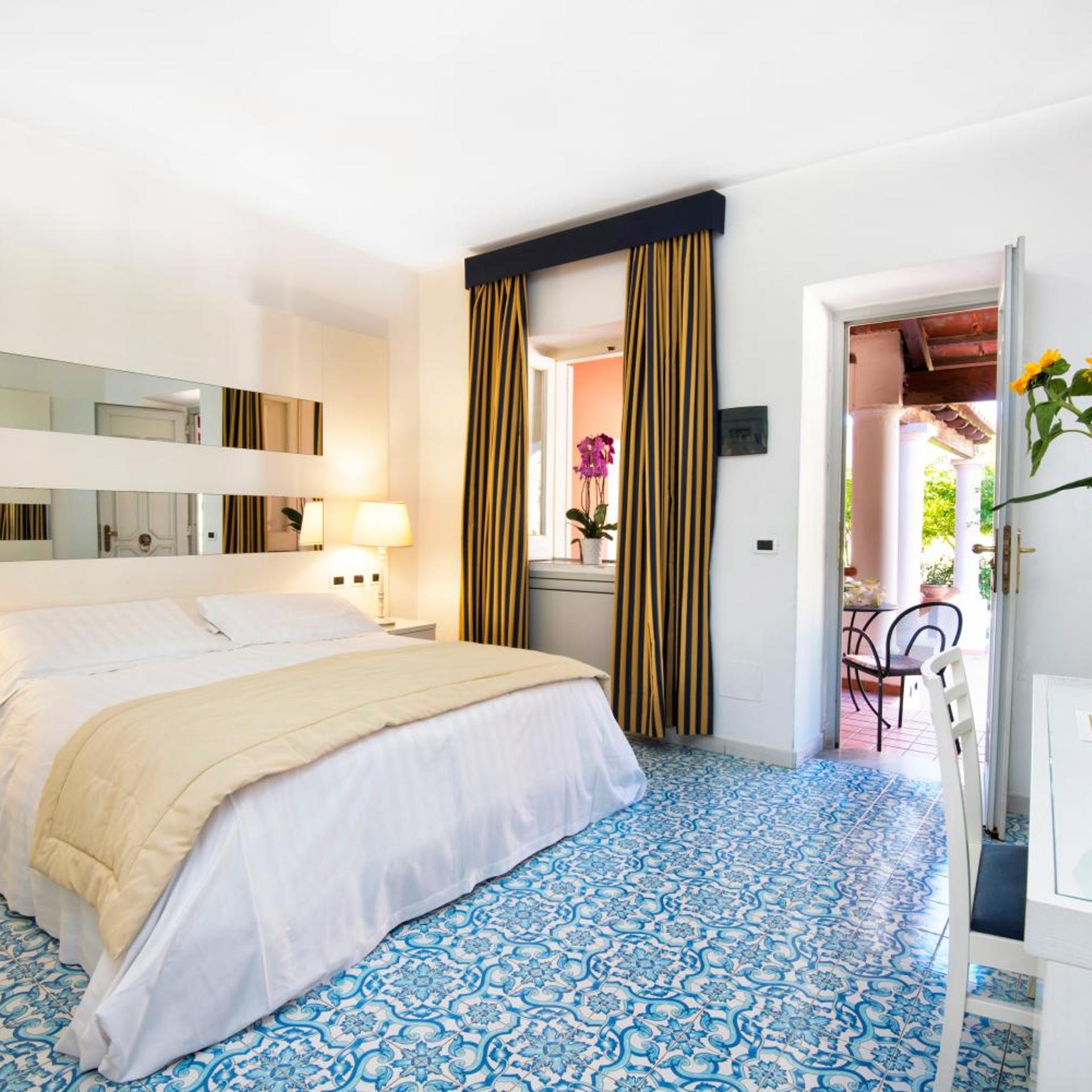 COMFORT, DOUBLE OR TWIN BED