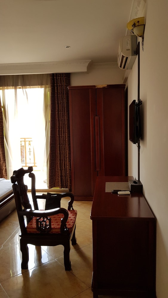 Biraj International Hotel 22/50