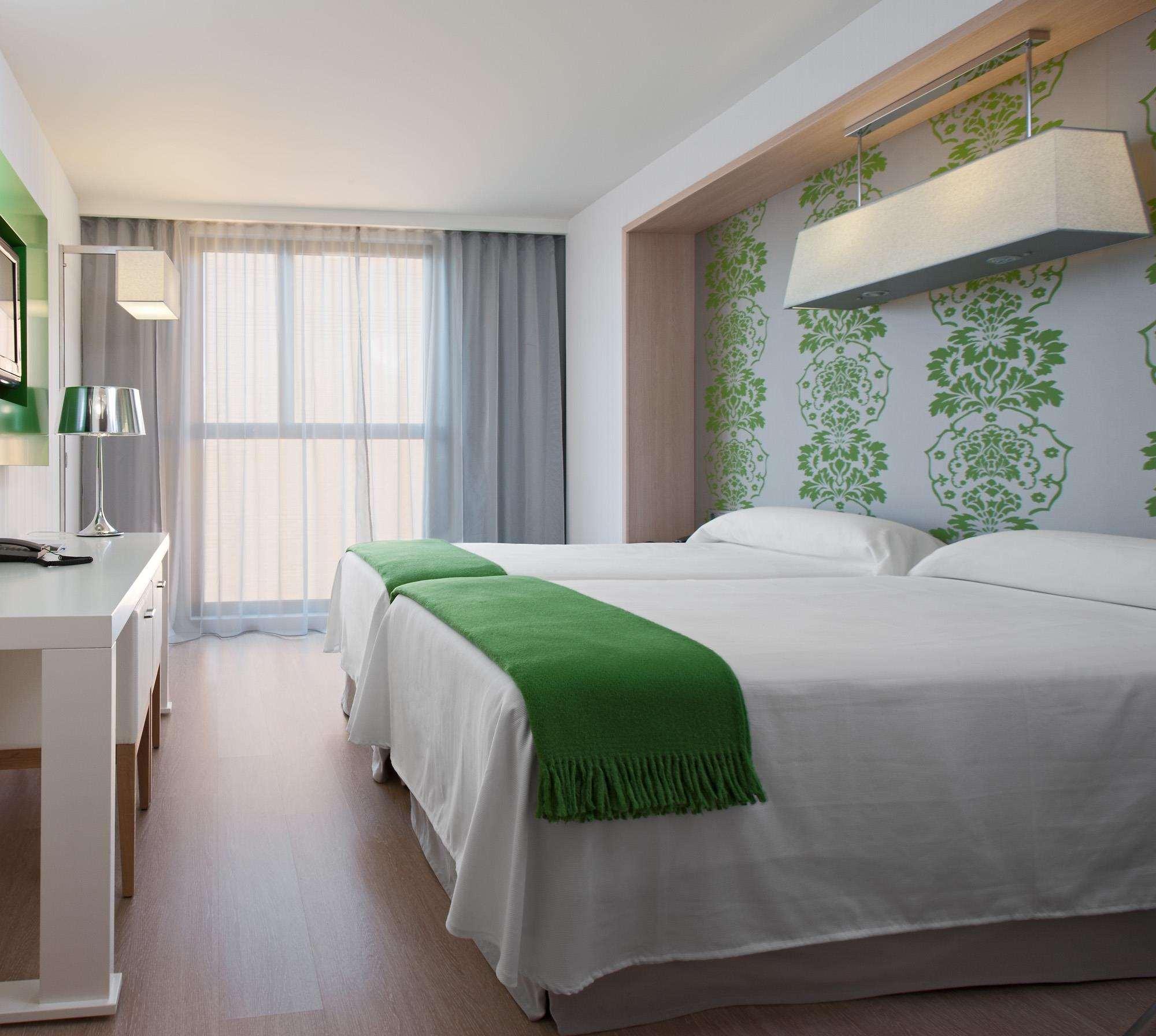 GUEST ROOM, TWIN BEDS, BALCONY