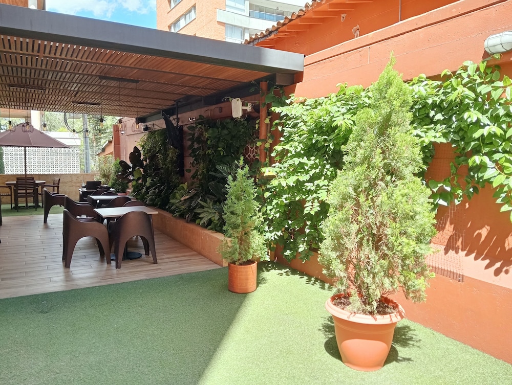 Hotel Lomas 10 64/68