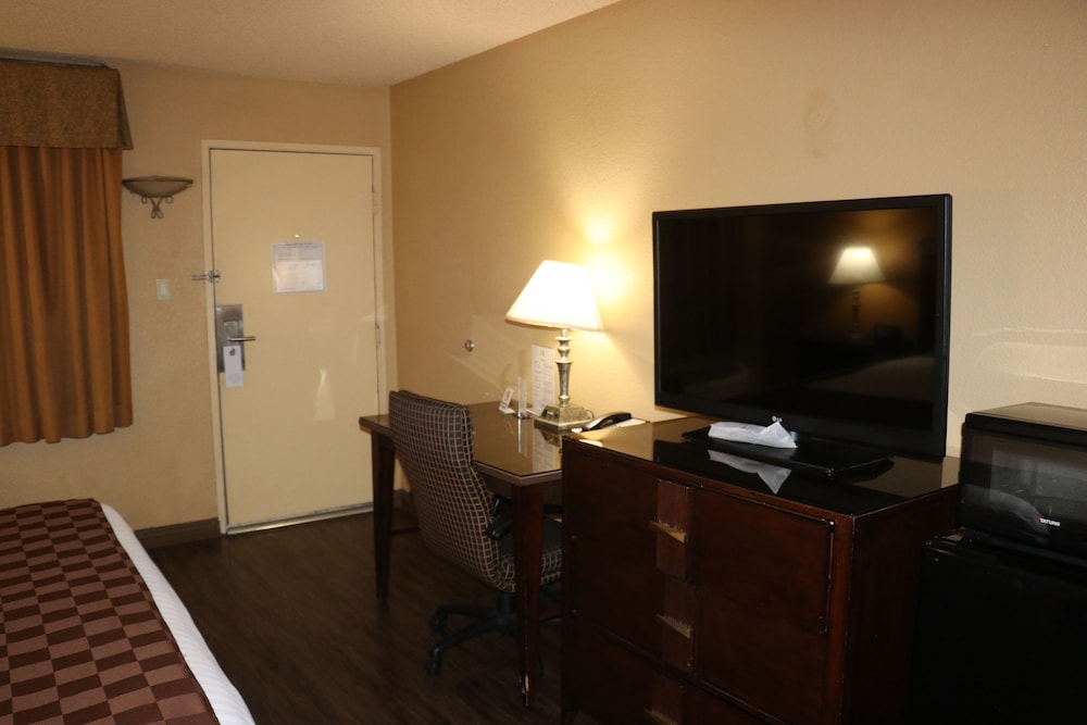 Empire Inn 30/43
