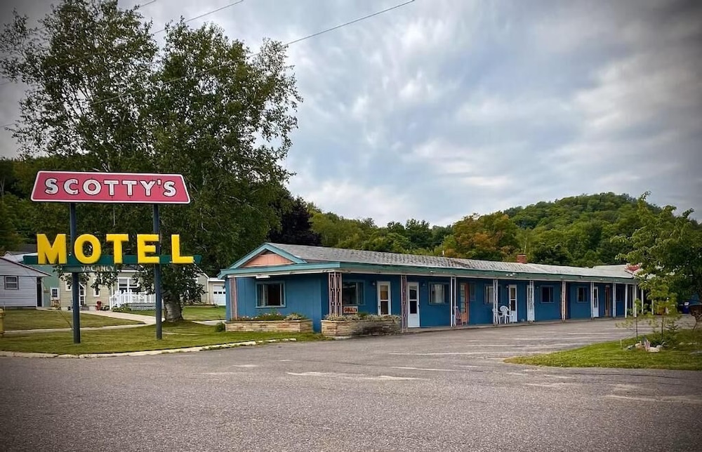 Scotty's Motel 1/50