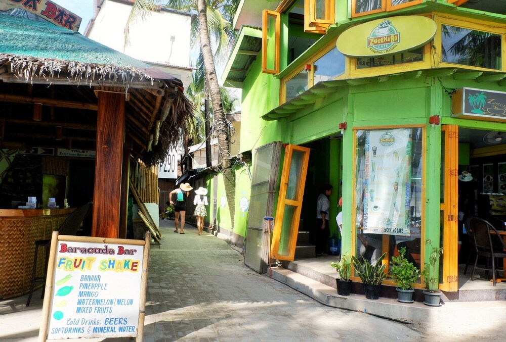 Luxx Boutique Boracay 10/72