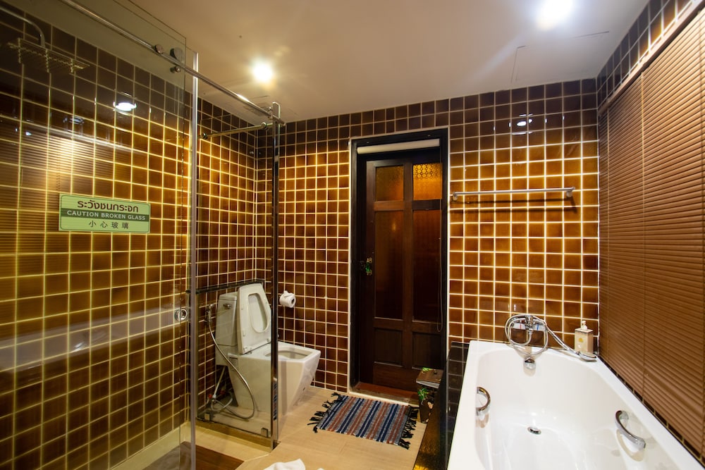 Viang Thapae Resort 48/50