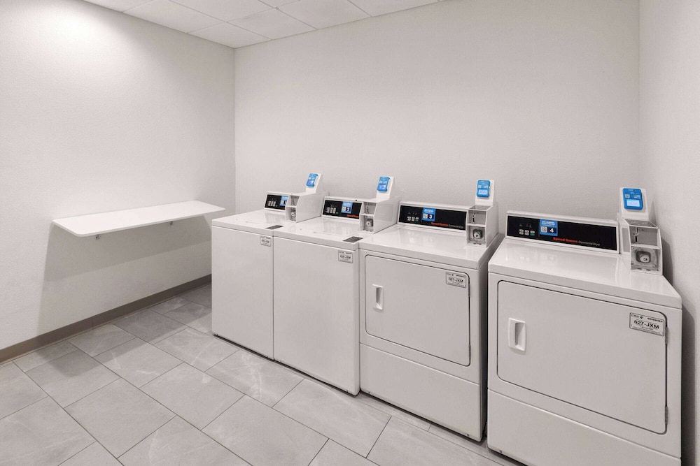 La Quinta Inn & Suites by Wyndham Austin Parmer Tech Ridge 18/24