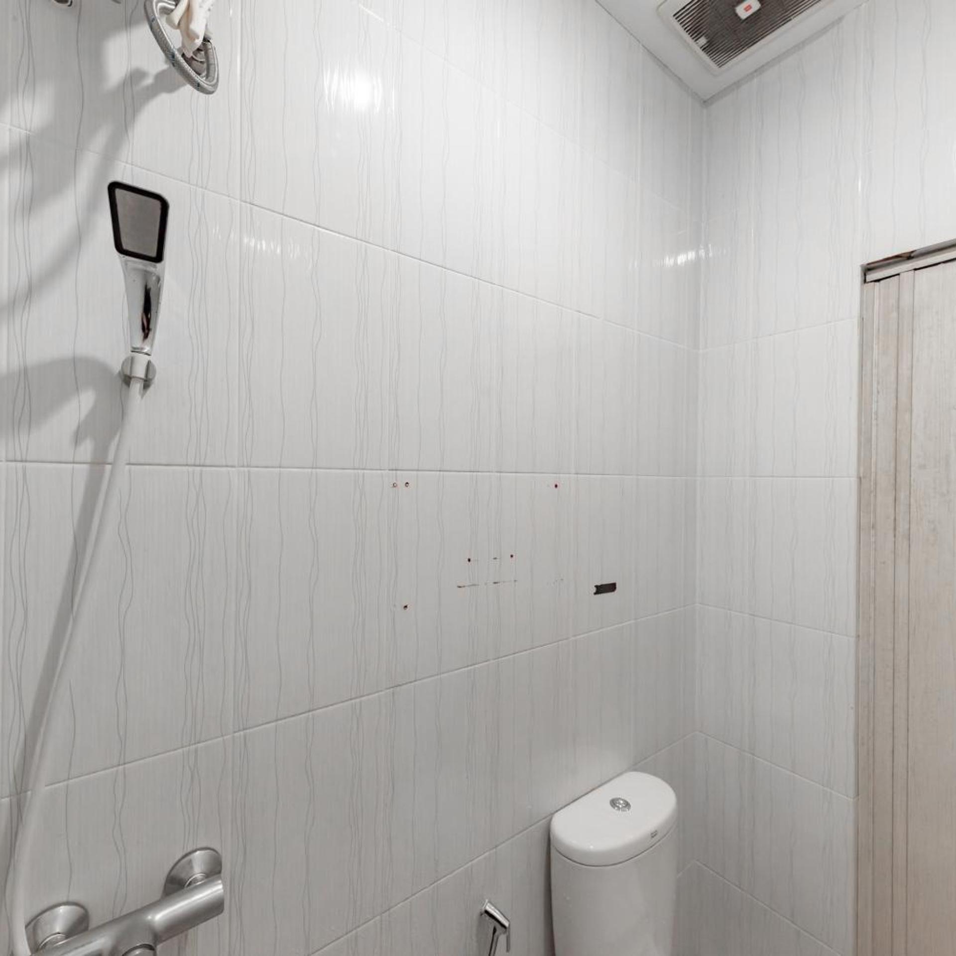 RedDoorz Plus near Kepri Mall 42/44