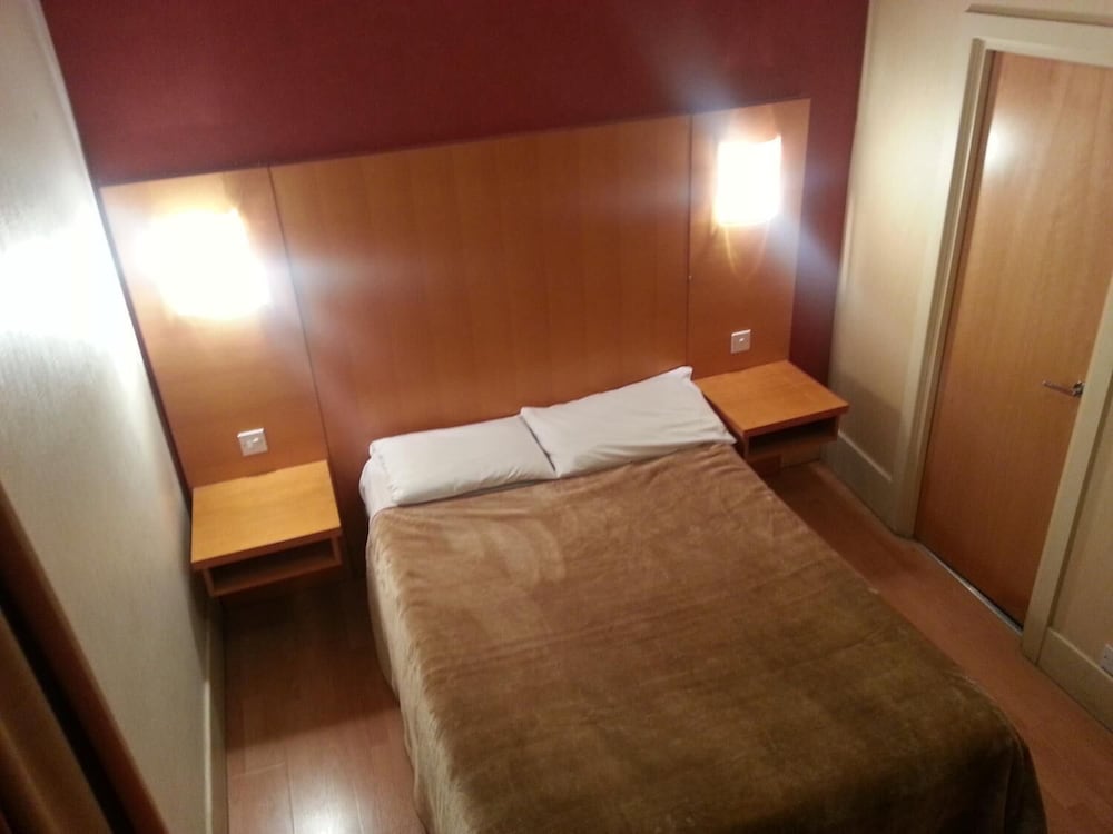 Berkeley Court Hotel 19/33