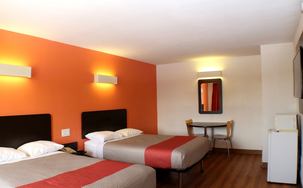 Motel6 Beaumont, TX 28/61