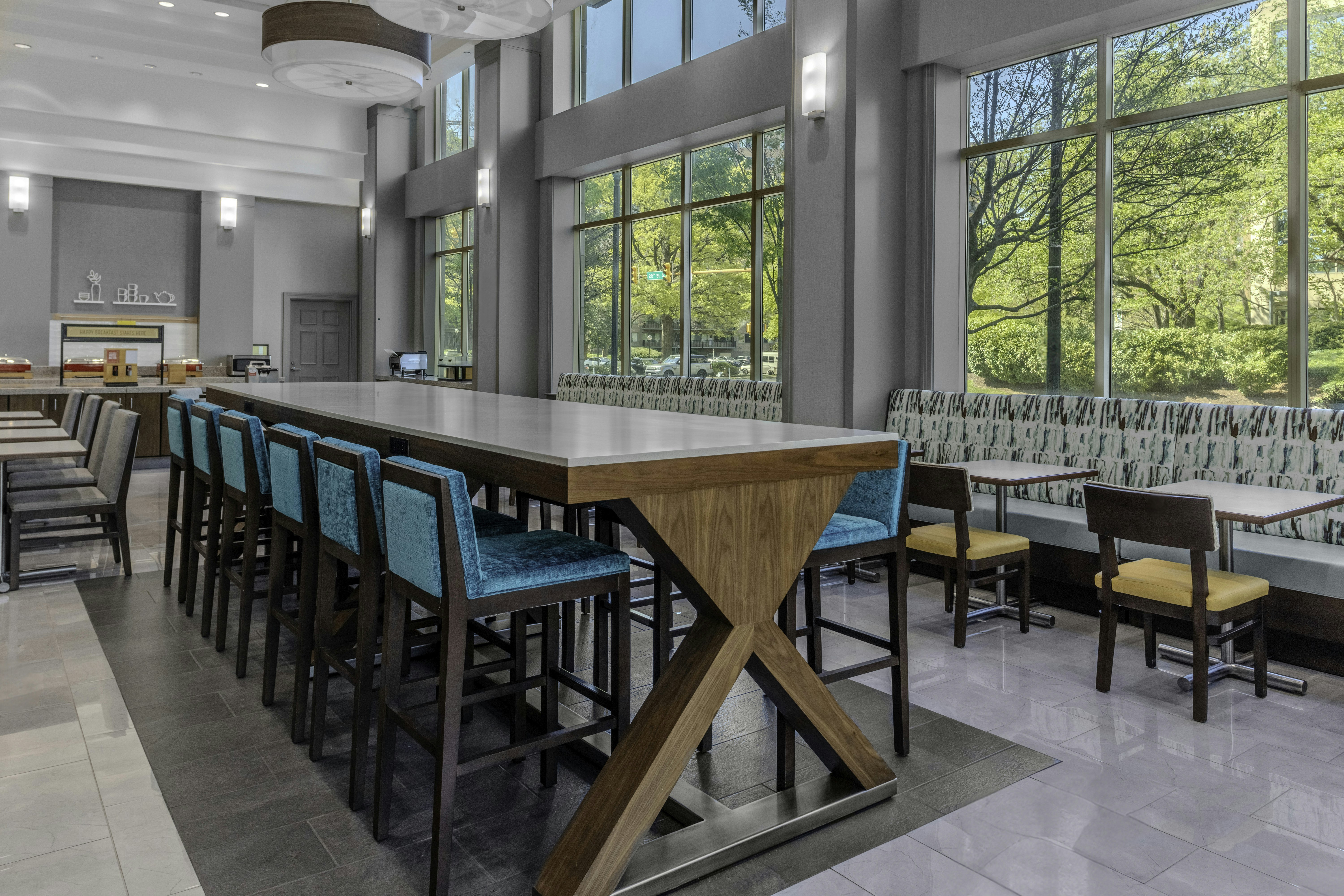 Hampton Inn & Suites Arlington Crystal City DCA 51/64