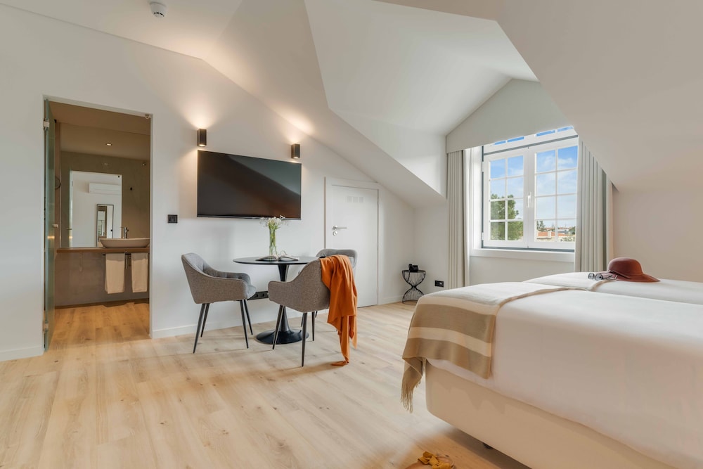 Club, Family, House, Twin Beds