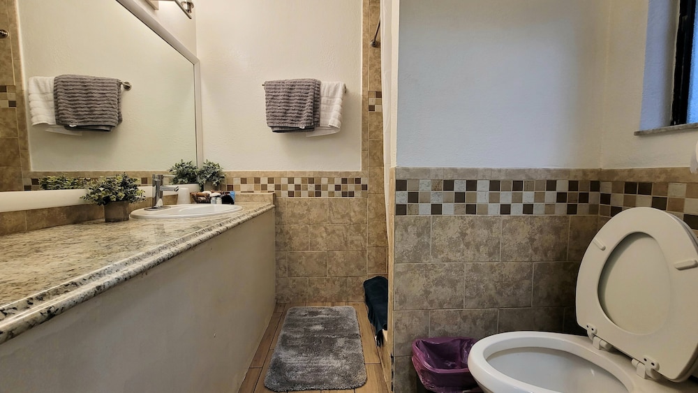 Sunny Palms Inn 30/31