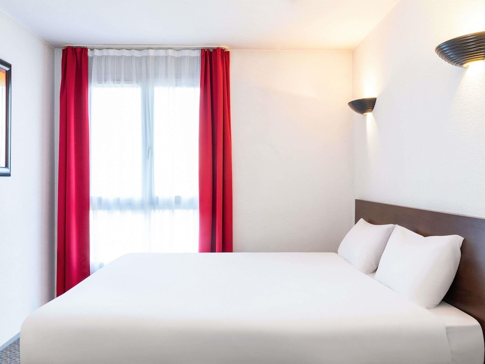 Adagio Access La Defense Place Charras 16/50