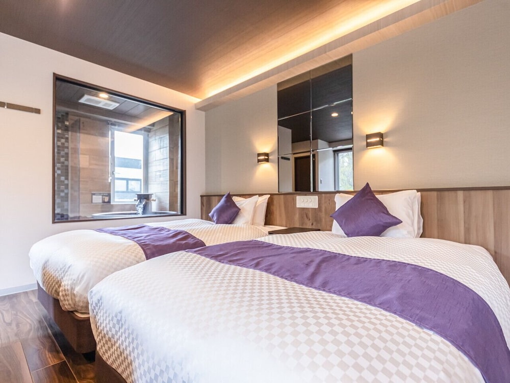 Western, Modern, Twin Beds, Outdoor Bath
