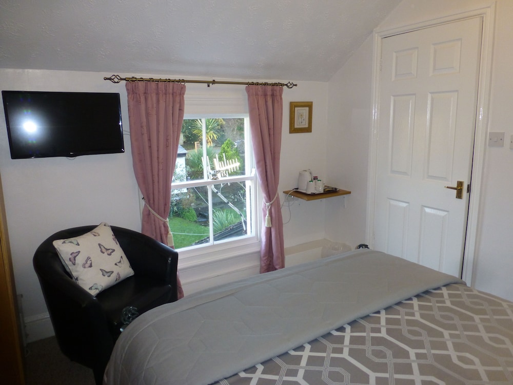 Bryn Derwen Guest House 36/60