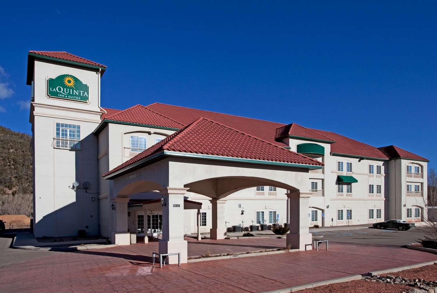 La Quinta Inn & Suites by Wyndham Ruidoso Downs 3/55