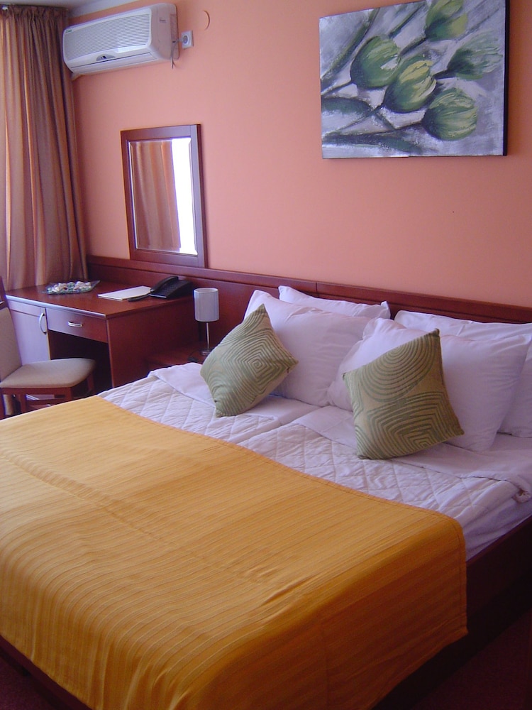 Mediteran Resort Ulcinj 7/17