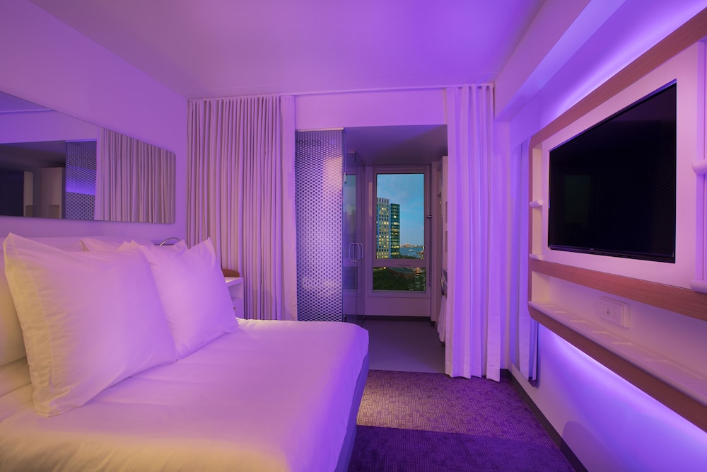 YOTEL Boston, Select by Hilton 37/79