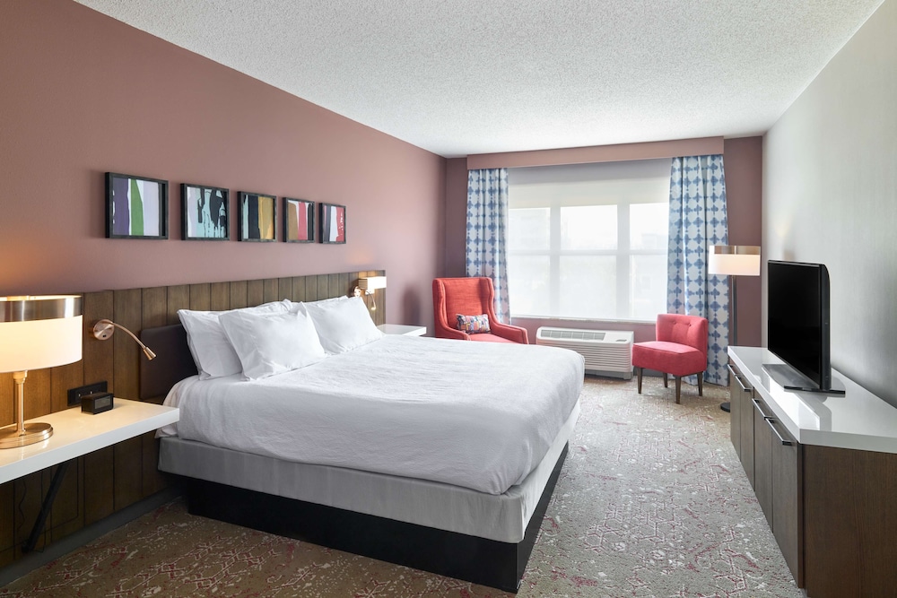 Evolution, King Bed، Hilton Garden Inn Bloomington, IN 6/10