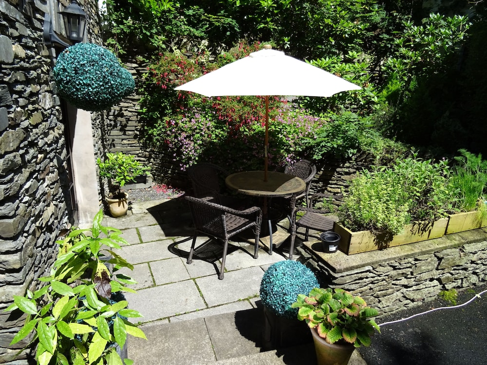 Woodlands Guest House Windermere 40/44