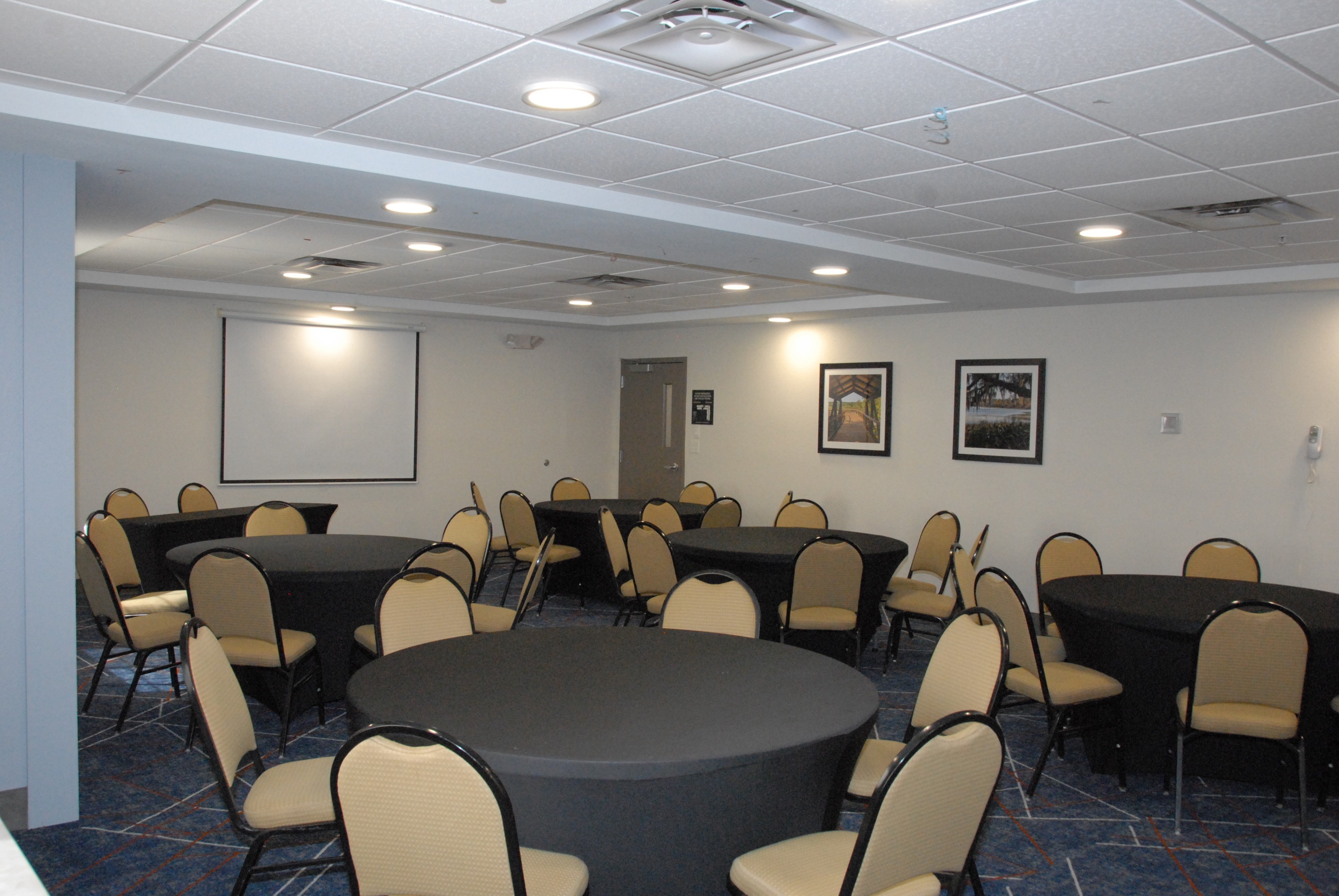 Candlewood Suites Tallahassee 33/44