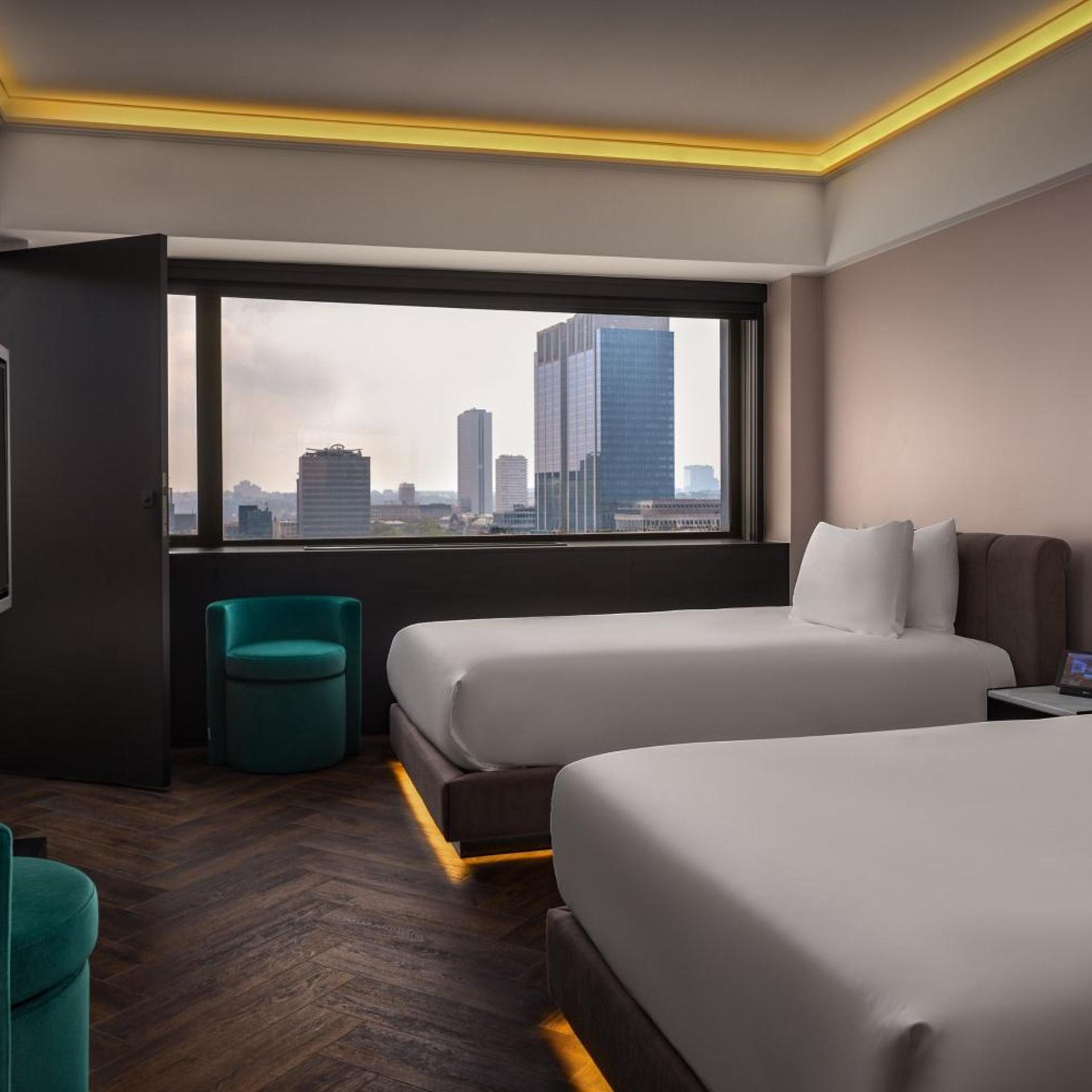 Art, Guest Room, Twin Beds