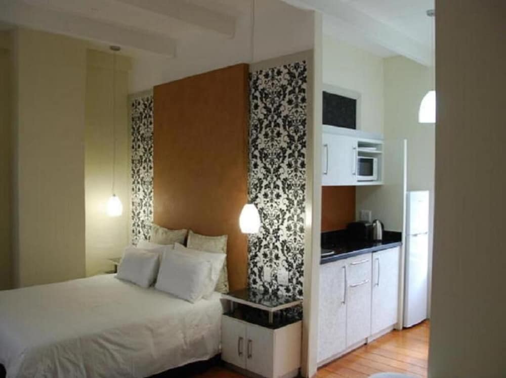 KNYSNA INN 9/24