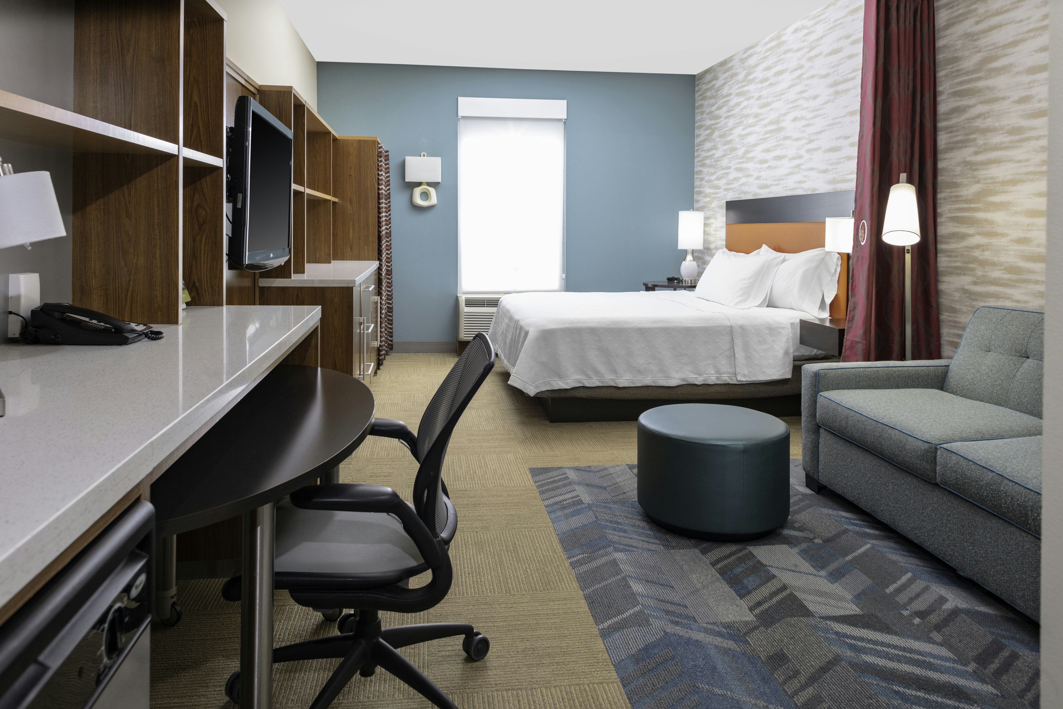 STUDIO, SUITE, KING BED