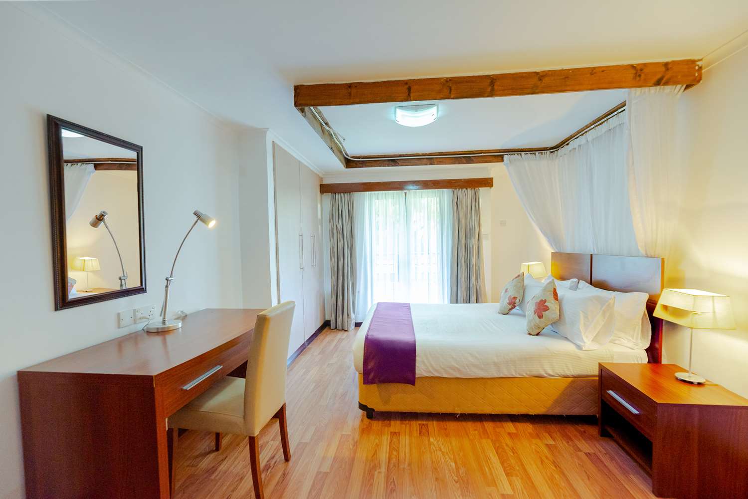Heri Heights Hotel Apartments, SureStay Collection by BW 16/27
