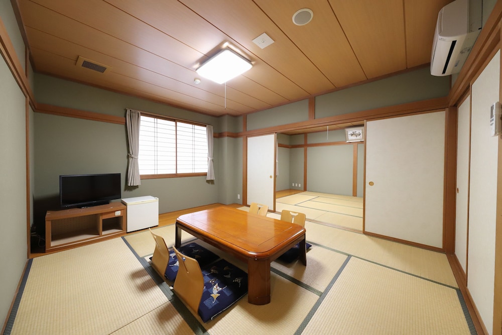 Smile Hotel Takaoka Ekimae 44/58